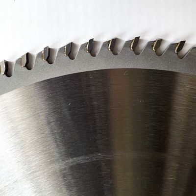 Wysokiej jakości ostrze tarczowe 254*1,8/2,5*15,88*40T TCT o dokładnym kącie do cięcia drewna lub aluminium
