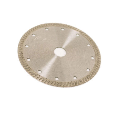 Tłoczone na zimno wysokiej jakości 6-calowe ostrze diamentowe 150 × 1,4 / 2,4 × 10 × 22,23 mm do ogólnego zastosowania, ceramiki, marmuru, betonu