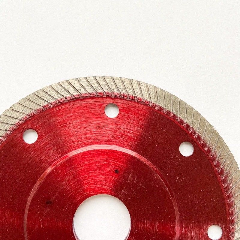 HUACHANG Hot Press 4,5 cala 115x0,8 / 1,2x8x22,23 mm Ceramiczny diamentowy brzeszczot do ogólnego zastosowania